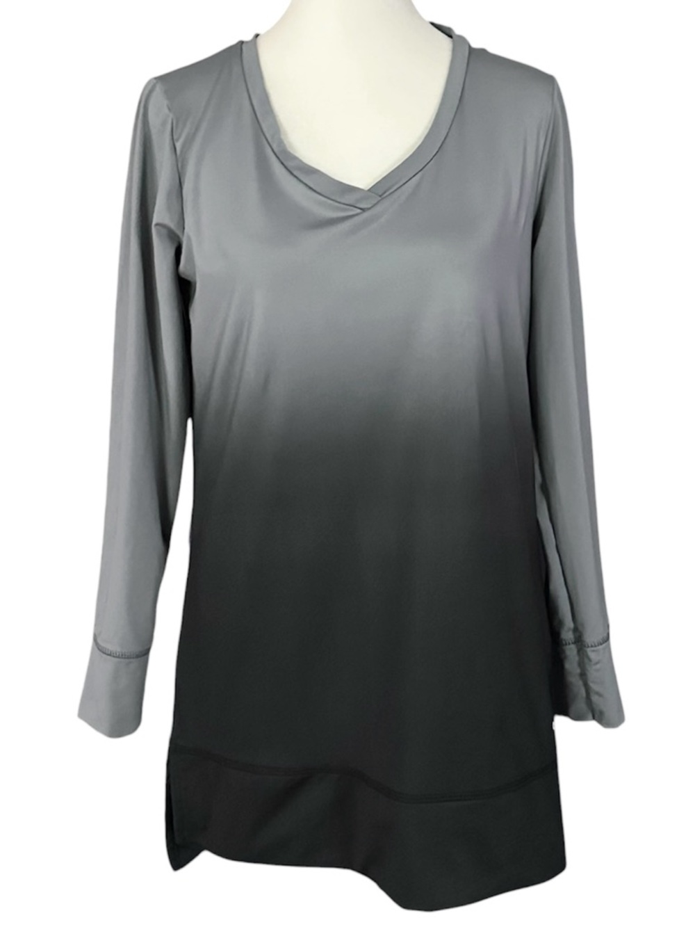 Maurices In Motion Performance V-Neck Side Slit High Low Hem Top Small